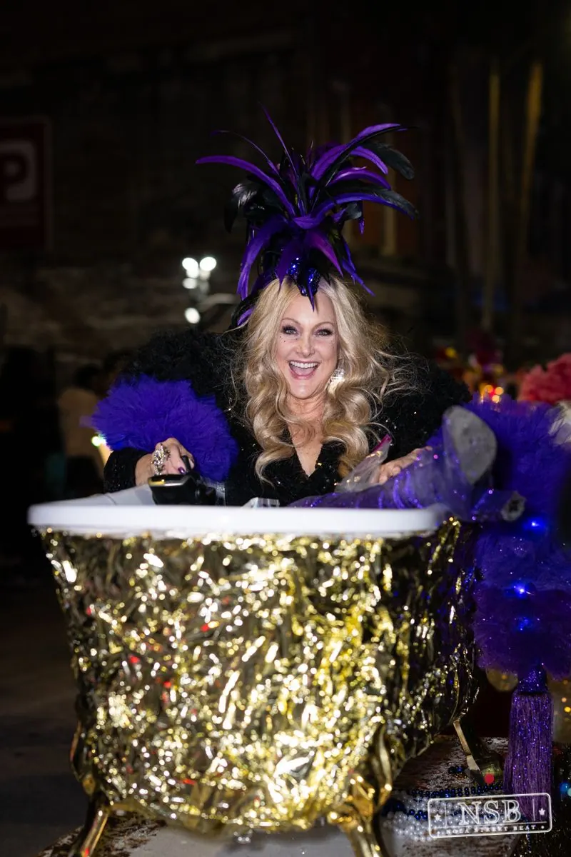 Knights of Babylon & Krewe of Muses in Uptown New Orleans, photo 4