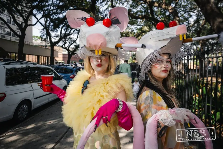 Mardi Gras Day: Costumes Around the City in New Orleans, Louisiana, photo 10