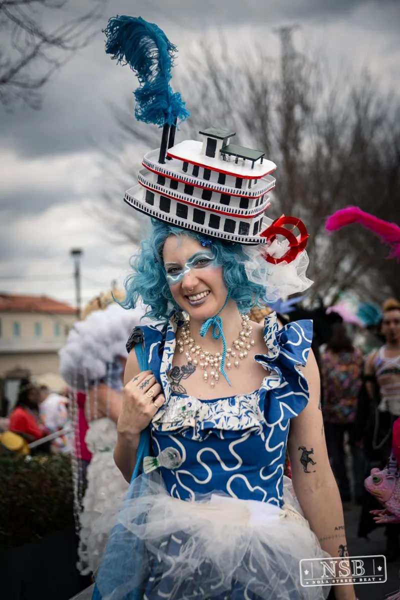 Mardi Gras Day: Costumes Around the City in New Orleans, Louisiana, photo 12
