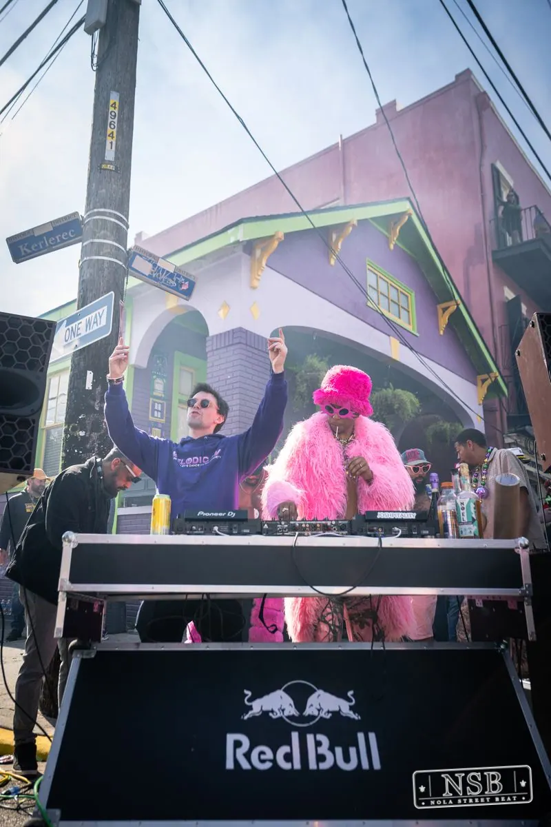 Mardi Gras Day: Costumes Around the City in New Orleans, Louisiana, photo 29