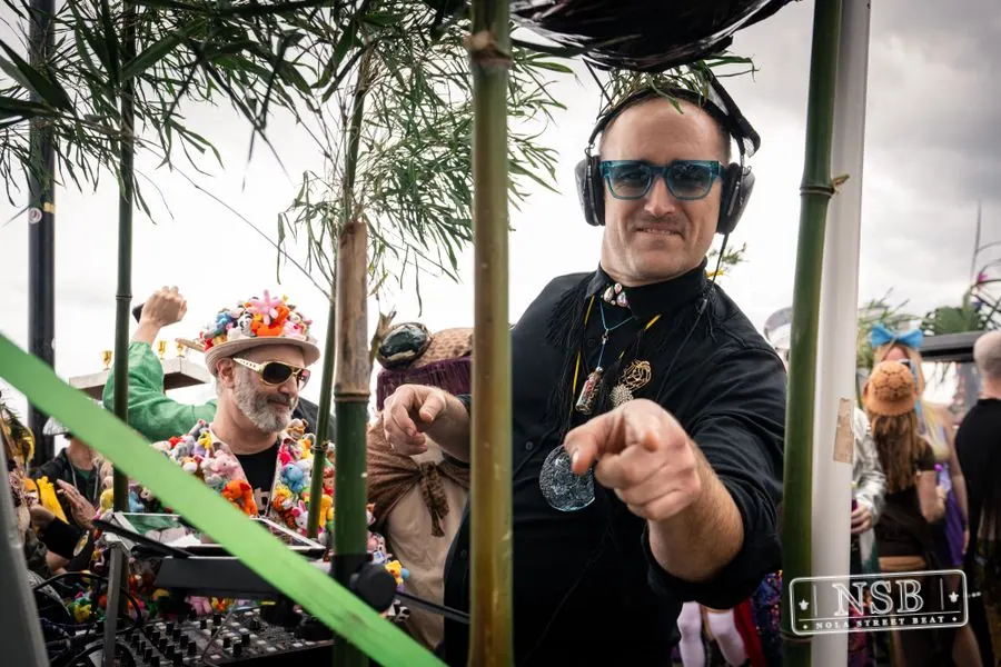 Mardi Gras Day: Costumes Around the City in New Orleans, Louisiana, photo 87