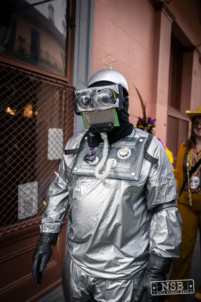 Mardi Gras Day: Costumes Around the City in New Orleans, Louisiana, photo 99