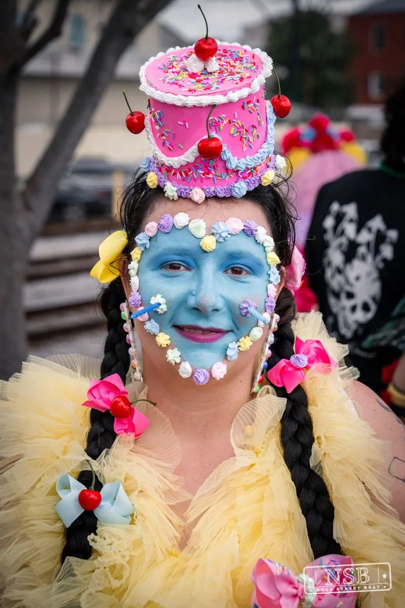 Mardi Gras Day: Costumes Around the City in New Orleans, Louisiana, photo 108