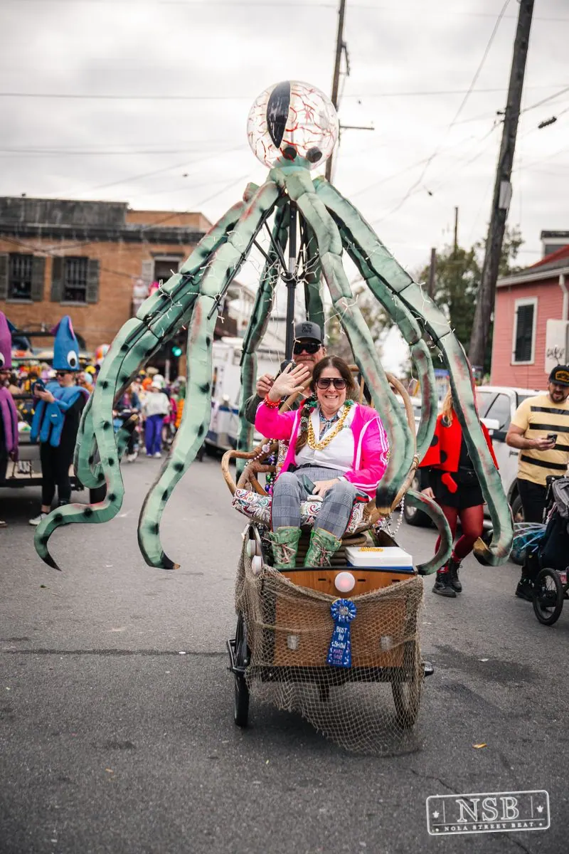Mardi Gras Day: Marigny Street Costumes in Faubourg Marigny, New Orleans, photo 2