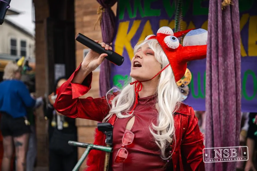 Mardi Gras Day: Marigny Street Costumes in Faubourg Marigny, New Orleans, photo 99